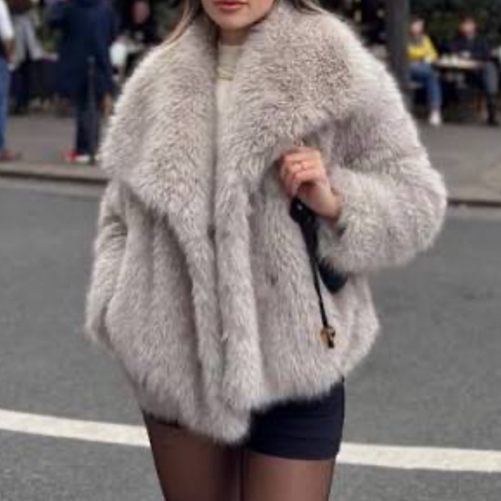 Zara Plush Faux Fur Jacket in Cream